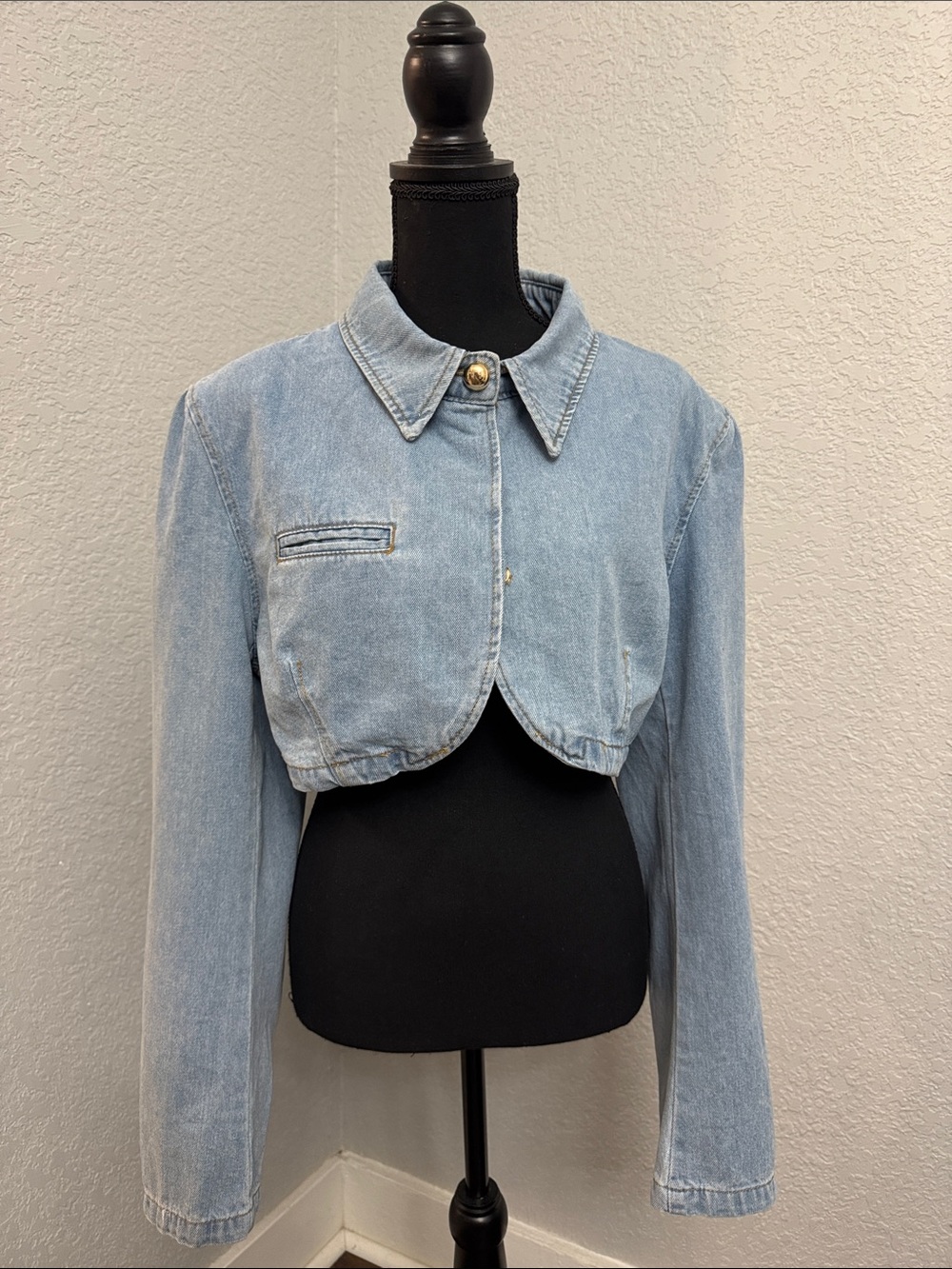Missguided Cropped Light Wash Denim Jacket - Light Blue